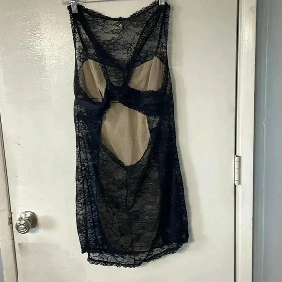 Tia Lynn lace racer back chemise - Picture 6 of 10